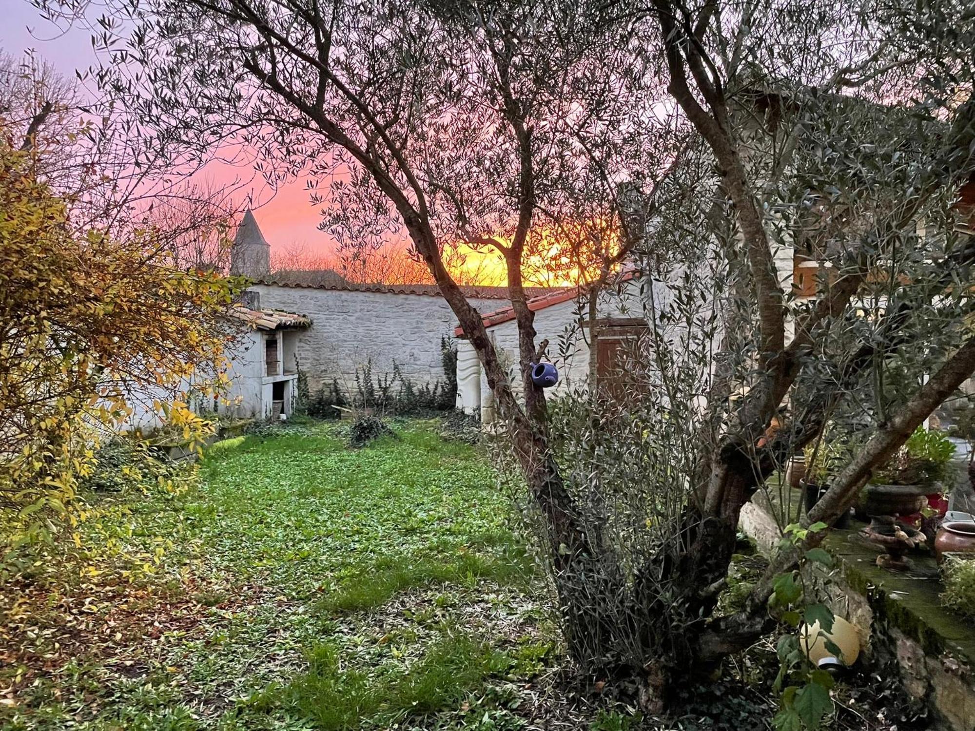 Apartmán Sous L Olivier Tusson Pokoj fotografie
